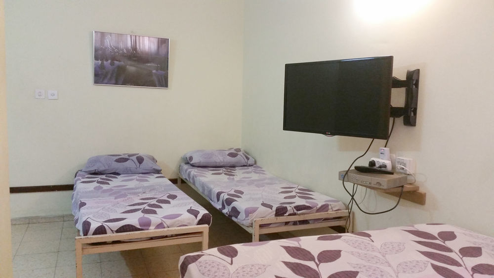 Arava Hostel *